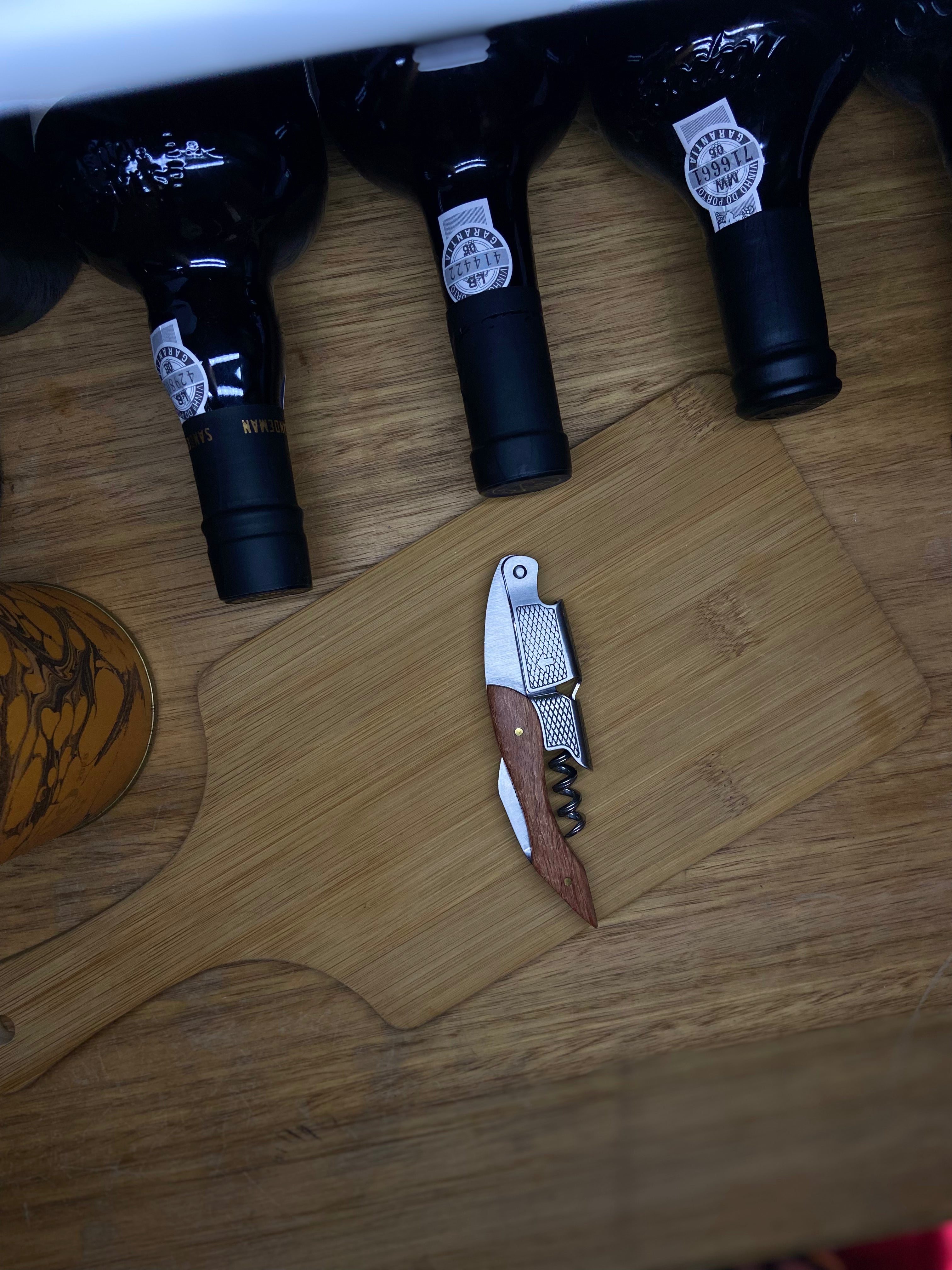 Saca-rolhas de aço inoxidável com alça de madeira ergonómica - Material resistente